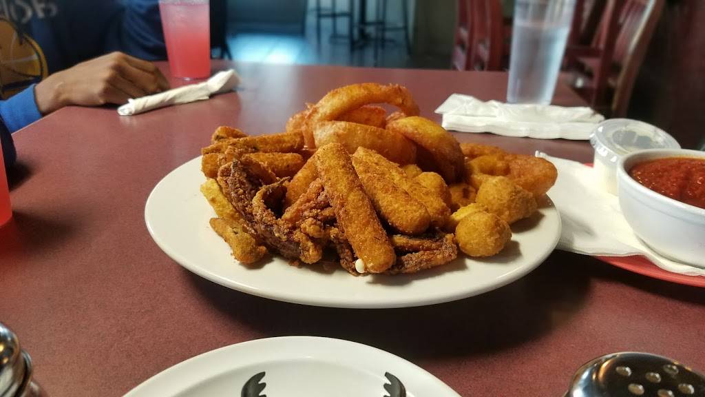 Falcos Pizza | restaurant | 2806 W 40th Pl, Chicago, IL 60632, USA | 7735237996 OR +1 773-523-7996