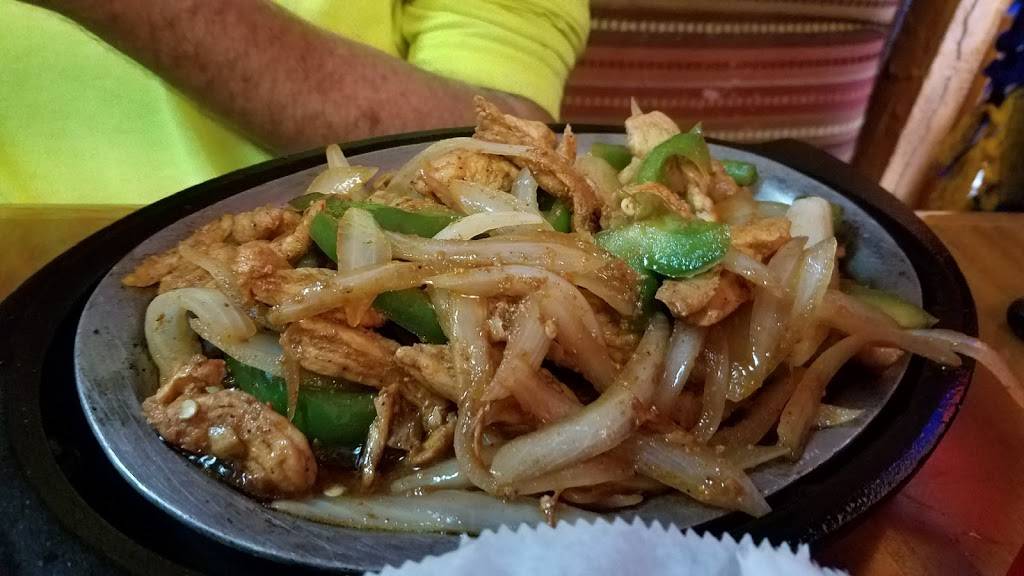 El Korita Restaurant & Marisco | restaurant | 3107 N Orange Blossom Trail, Zellwood, FL 32798, USA | 4078149933 OR +1 407-814-9933