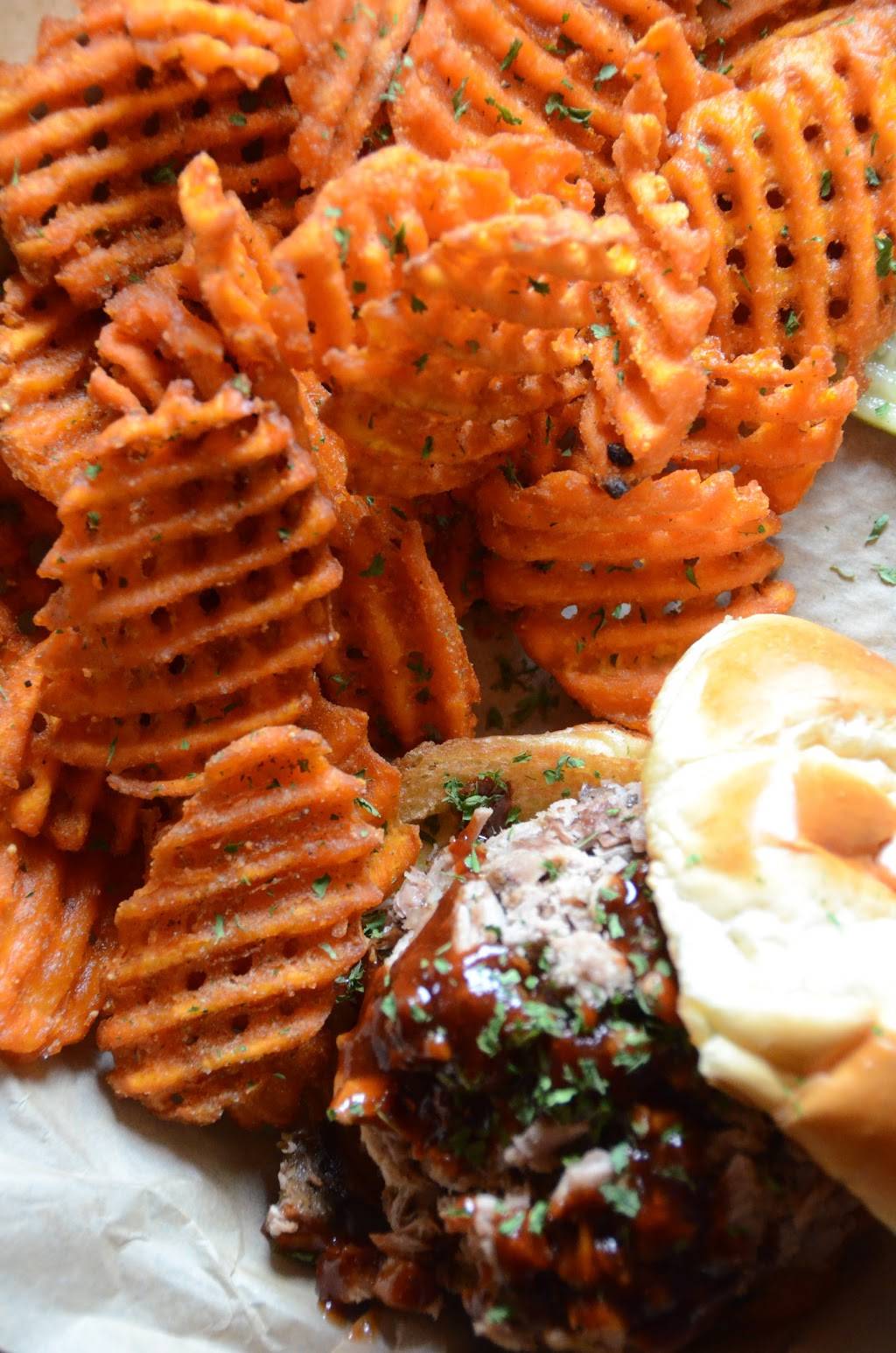 Country Club BBQ | restaurant | 2510 W Farmington Rd, West Peoria, IL 61604, USA | 3099663766 OR +1 309-966-3766