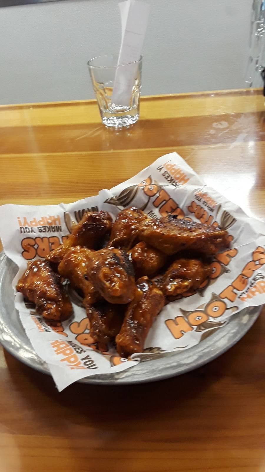 Hooters | restaurant | 4230 Byrd Dr, Loveland, CO 80538, USA | 9706674668 OR +1 970-667-4668