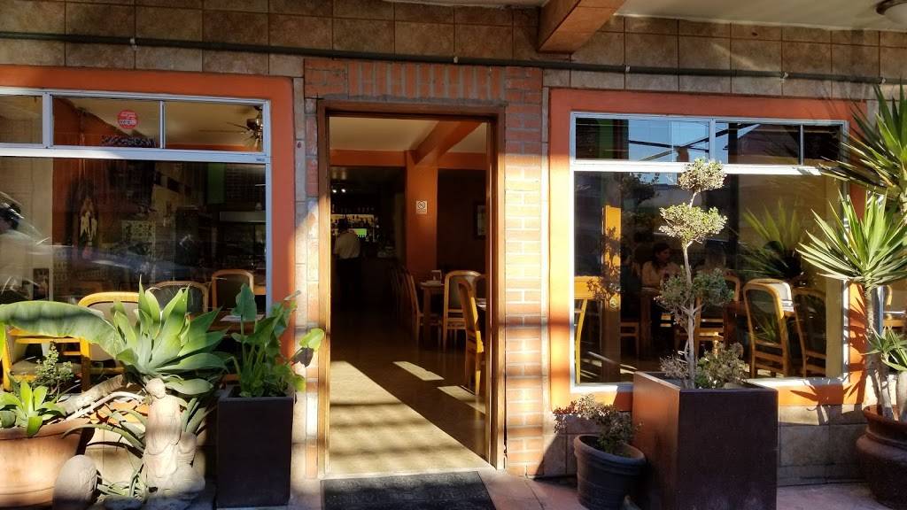 Restaurant Las Brisas | restaurant | Anzuelo 14, 22710 Puerto Nuevo, B.C., Mexico | 016616141318 OR +52 661 614 1318