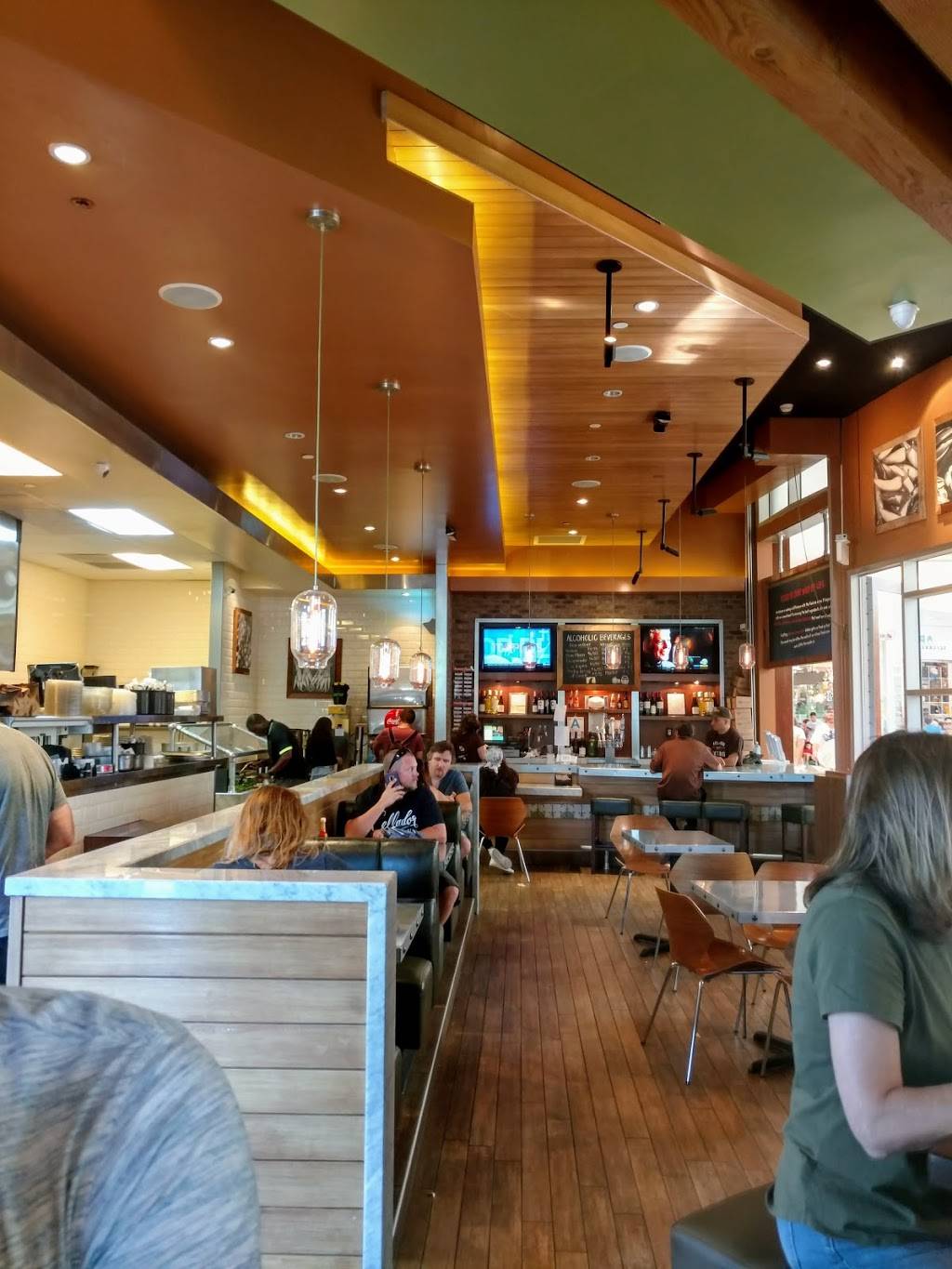 Sharkys | restaurant | 24201 Valencia Blvd, Valencia, CA 91355, USA | 6612556400 OR +1 661-255-6400