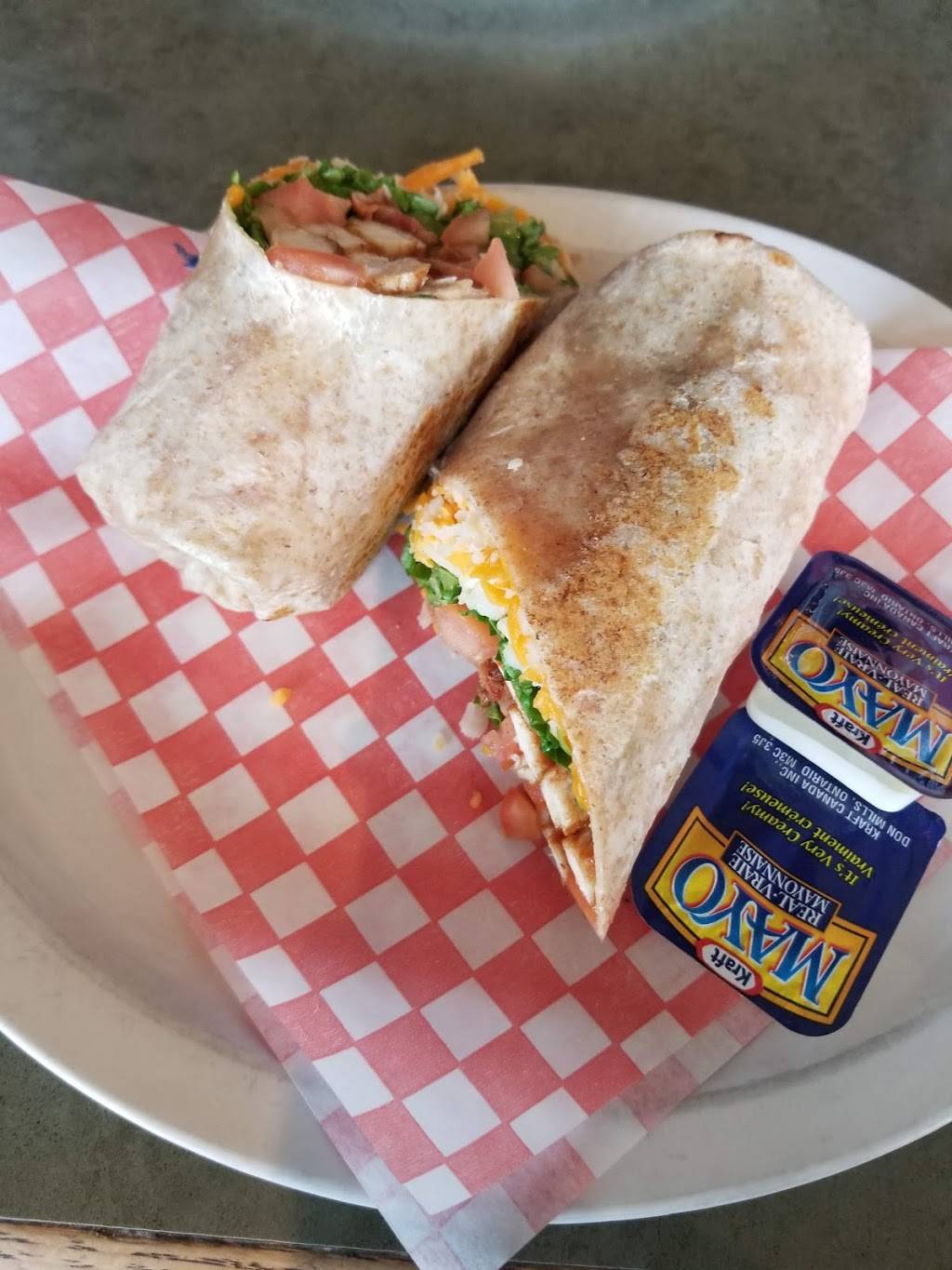 Peter Gs Bar And Grill | restaurant | 1060 Wilson Ave, North York, ON M3K 1G6, Canada | 4166365660 OR +1 416-636-5660