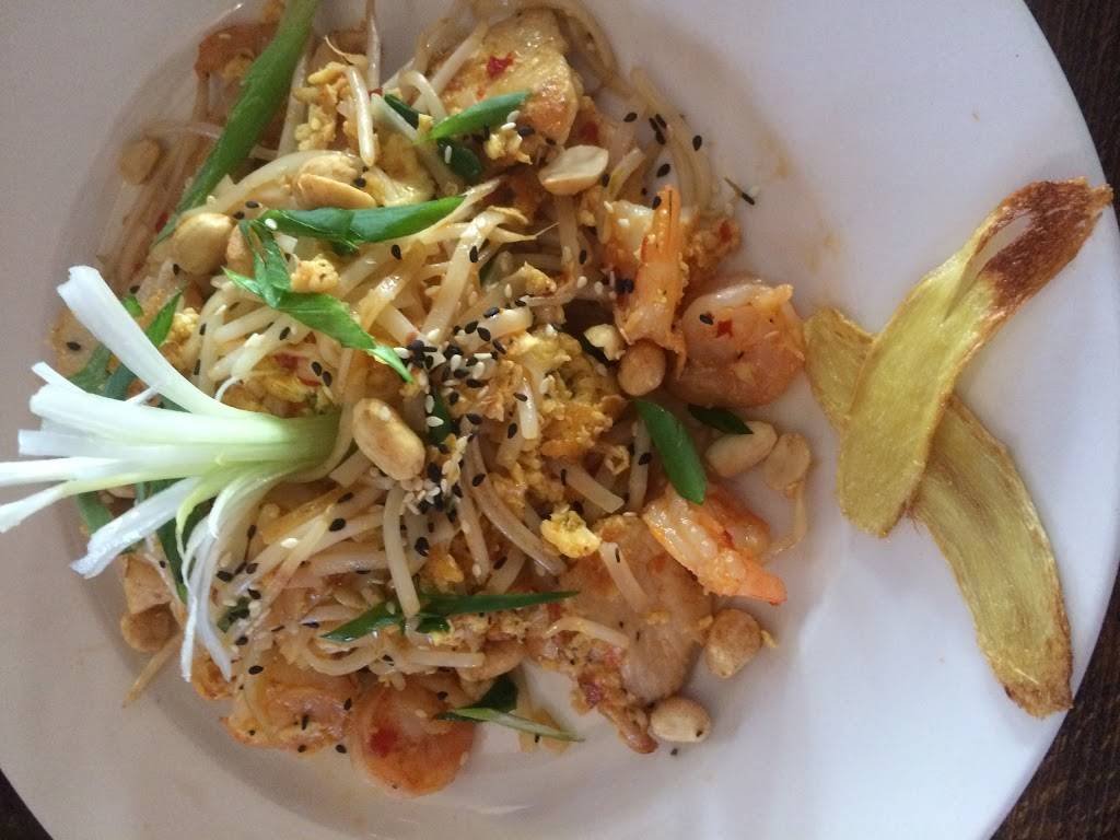 Village Pub | night club | 266 S Palm Canyon Dr, Palm Springs, CA 92262, USA | 7603233265 OR +1 760-323-3265