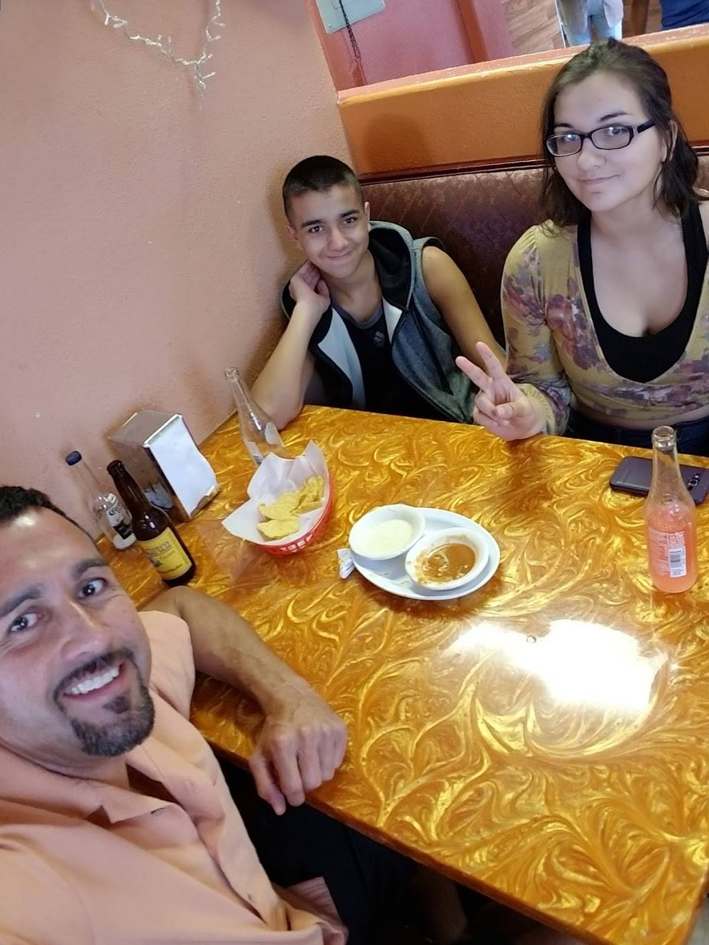 La Guanajuato | restaurant | 3915 Center Point Rd NE, Cedar Rapids, IA 52402, USA | 3197430081 OR +1 319-743-0081