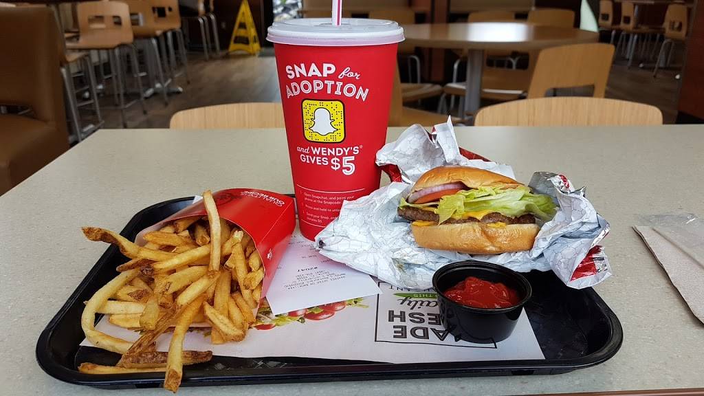 Wendys | restaurant | 3055 S University Dr, Davie, FL 33328, USA | 9549162397 OR +1 954-916-2397