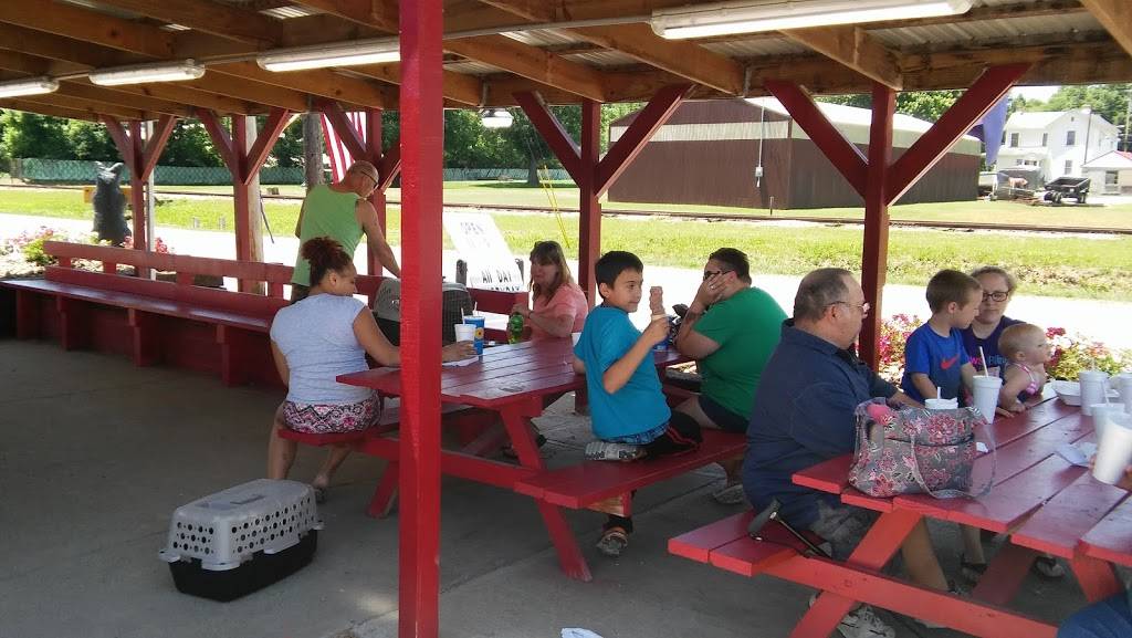 Kalis Shake Shak | restaurant | 415 Front St, Oak Hill, OH 45656, USA | 7406820777 OR +1 740-682-0777