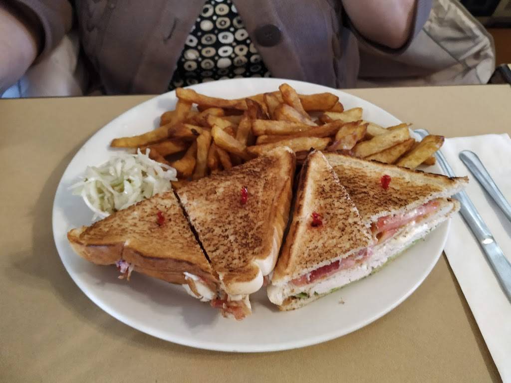 Reynolds Restaurant | restaurant | 874 Clyde Ave, Ottawa, ON K1Z 5A2, Canada | 6137282391 OR +1 613-728-2391