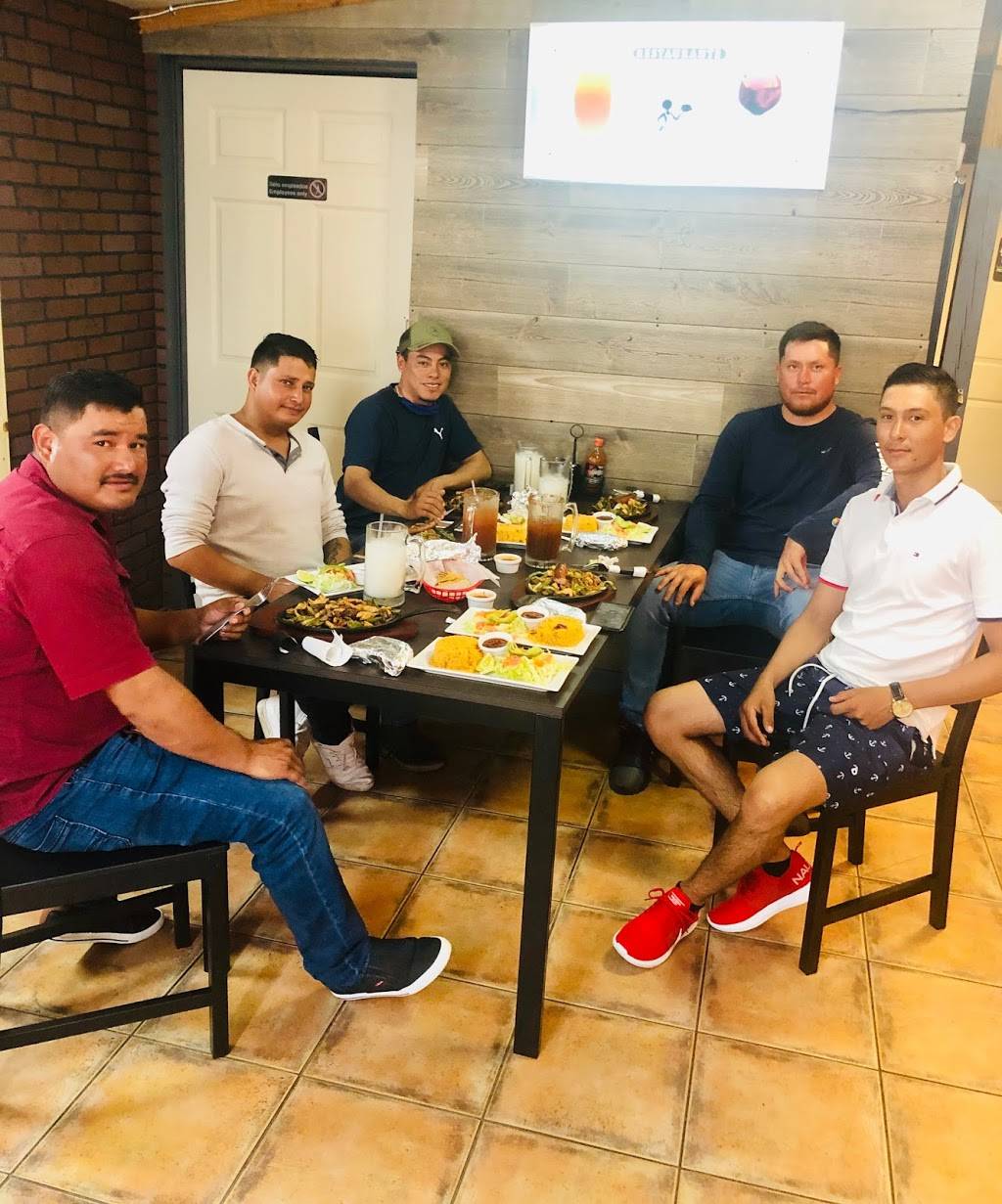 El Patio Restaurant | restaurant | 3705 W Baker St, Plant City, FL 33563, USA | 8136592757 OR +1 813-659-2757