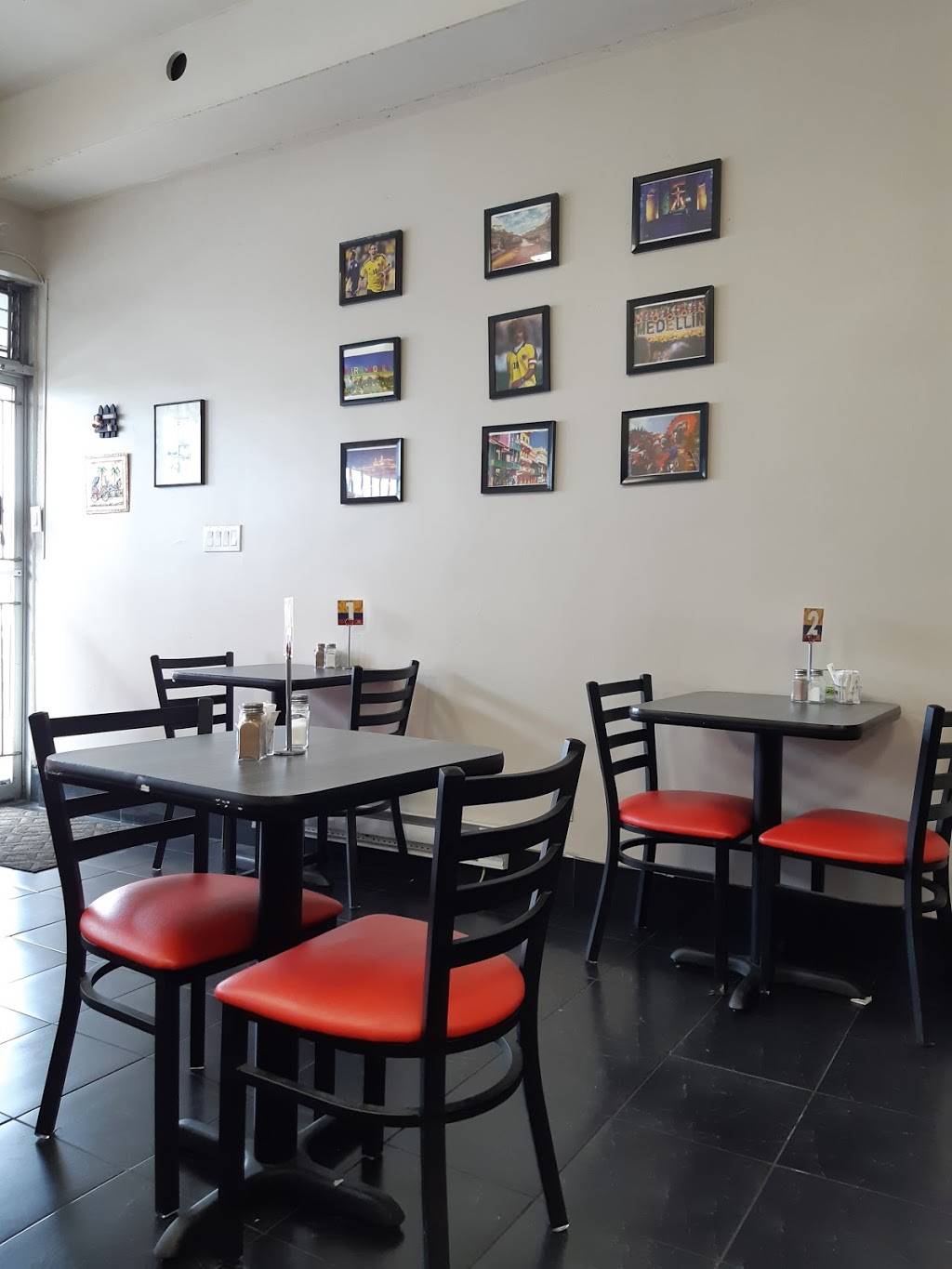 La Costeñita | restaurant | 2481 Finch Ave W, North York, ON M9M 2G1, Canada | 6478083244 OR +1 647-808-3244