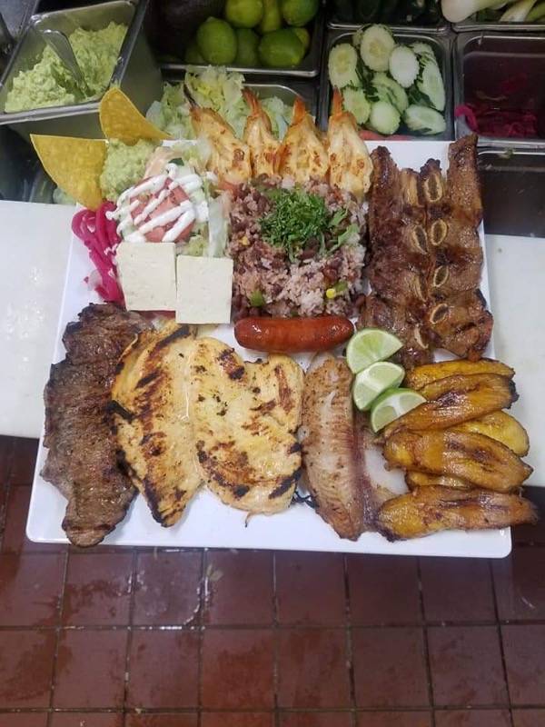 La Ceiba Bar & Grill | restaurant | 4400 Central Ave, Charlotte, NC 28205, USA | 7045321515 OR +1 704-532-1515