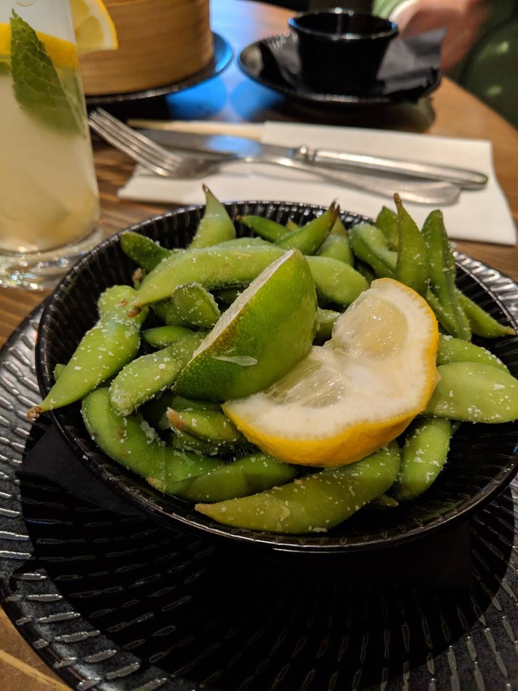 Sesame | restaurant | 20 Boul du Plateau, Gatineau, QC J9A 3K7, Canada | 8197705555 OR +1 819-770-5555