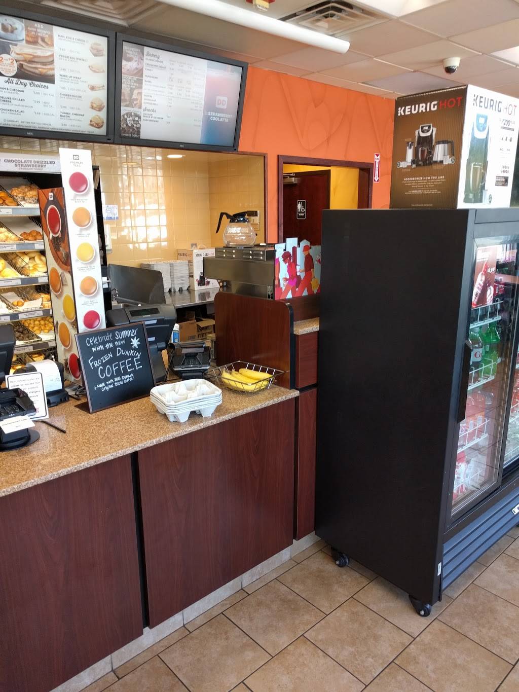 Dunkin | bakery | 162-180 Bridge St, Weymouth, MA 02191, USA | 7813353860 OR +1 781-335-3860