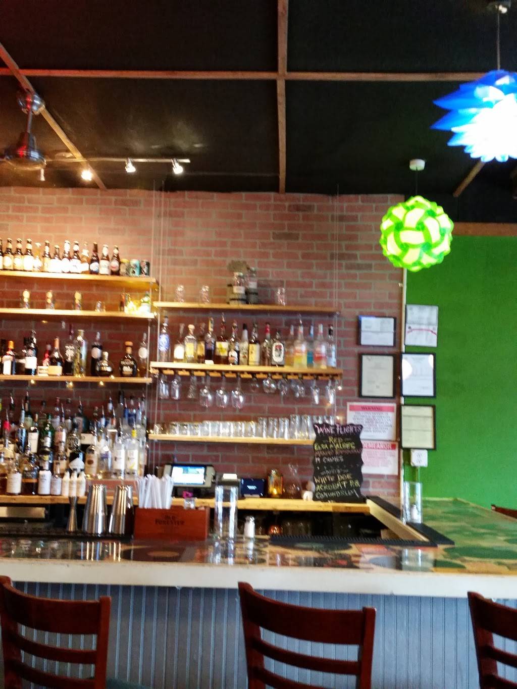 Maximos on Broad | restaurant | 2617 Broad Ave, Memphis, TN 38112, USA | 9014521111 OR +1 901-452-1111