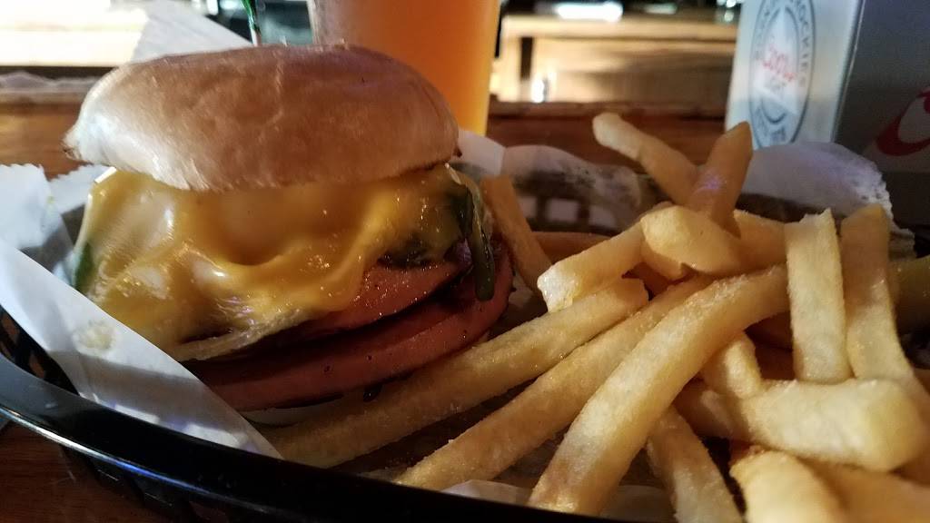 Central Park Grill | restaurant | 2519 Main St, Buffalo, NY 14214, USA | 7168369466 OR +1 716-836-9466