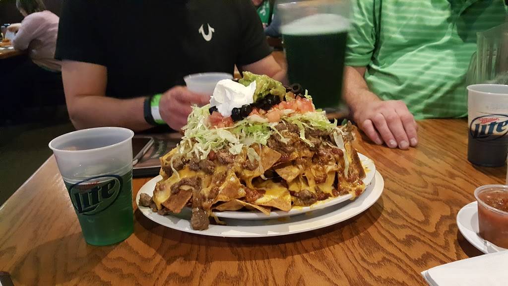 Village Tavern & Grill | restaurant | 901 W Wise Rd, Schaumburg, IL 60193, USA | 8478918866 OR +1 847-891-8866