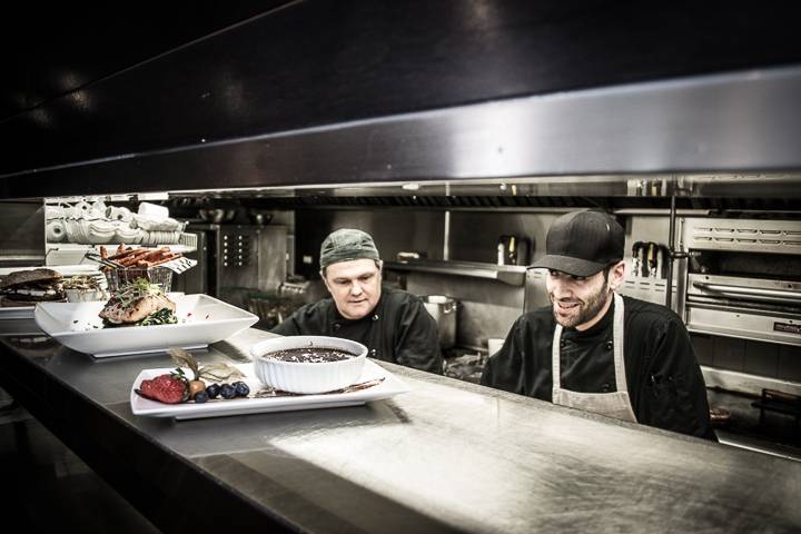 Resto Bistro Rumeur | restaurant | 585 Boulevard de la Gappe, Gatineau, QC J8T 8N7, Canada | 8192430001 OR +1 819-243-0001