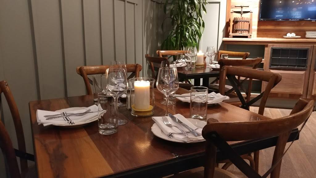 Southern Rail Restaurant | restaurant | 300 W Camelback Rd, Phoenix, AZ 85013, USA | 6022000085 OR +1 602-200-0085