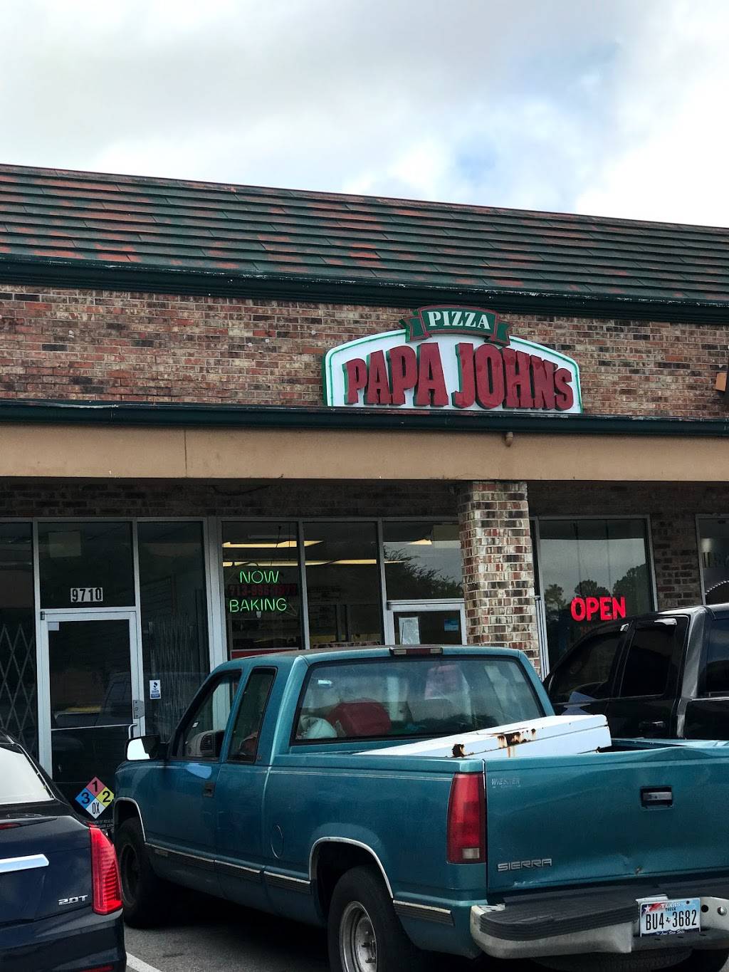 Papa Johns Pizza | restaurant | 9718 Hillcroft Ave, Houston, TX 77096, USA | 7139957977 OR +1 713-995-7977