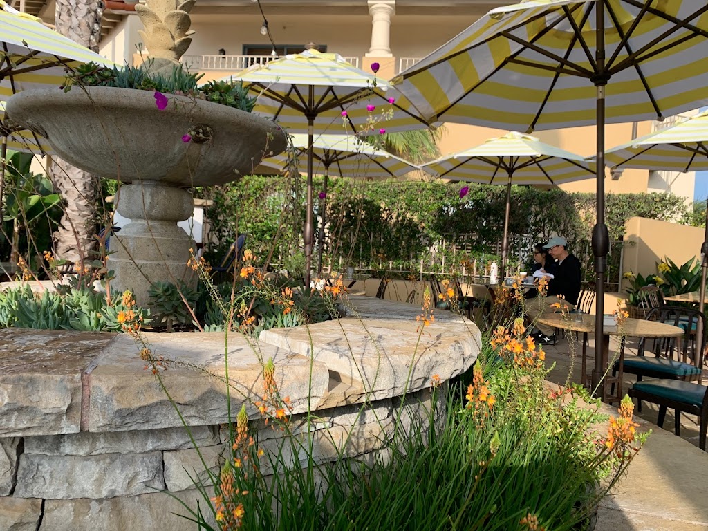 Jeannines Restaurant & Bakery | restaurant | 1 State St, Santa Barbara, CA 93101, USA | 8057703344 OR +1 805-770-3344