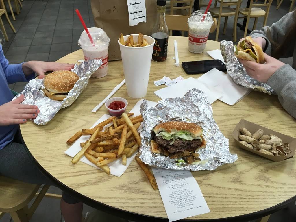 Five Guys | meal takeaway | 5399 S US Hwy 41, Terre Haute, IN 47802, USA | 8122994897 OR +1 812-299-4897