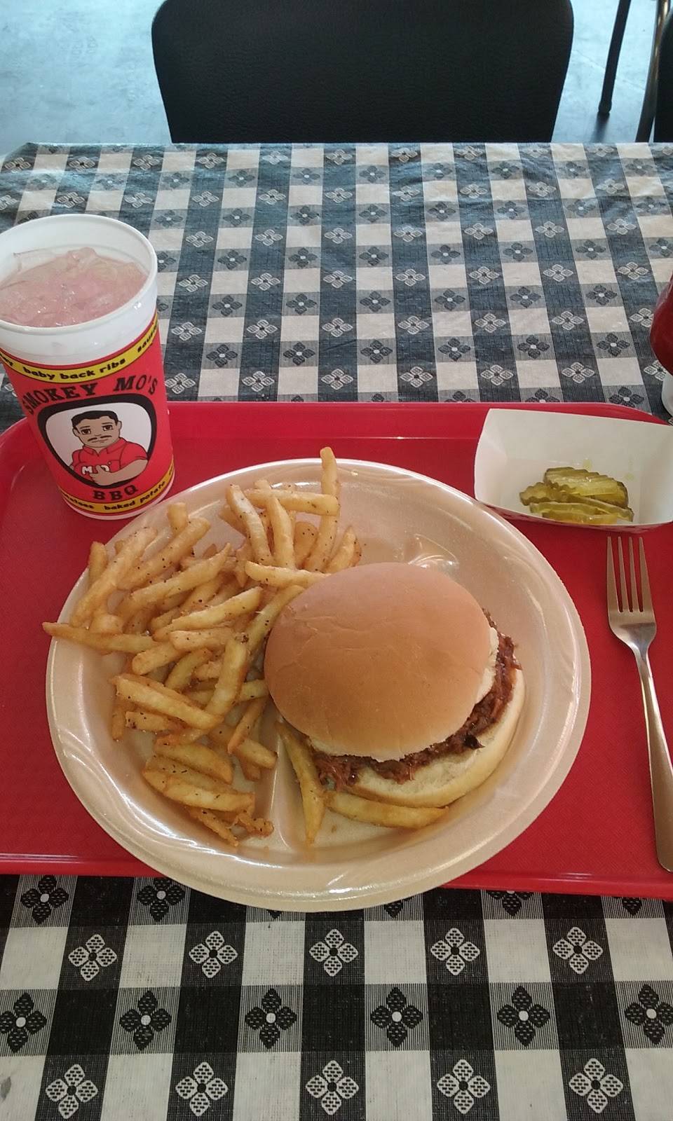 Smokey Mos | restaurant | Conroe Marketplace, 2960 Interstate 45 N, Conroe, TX 77303, USA | 9364412323 OR +1 936-441-2323