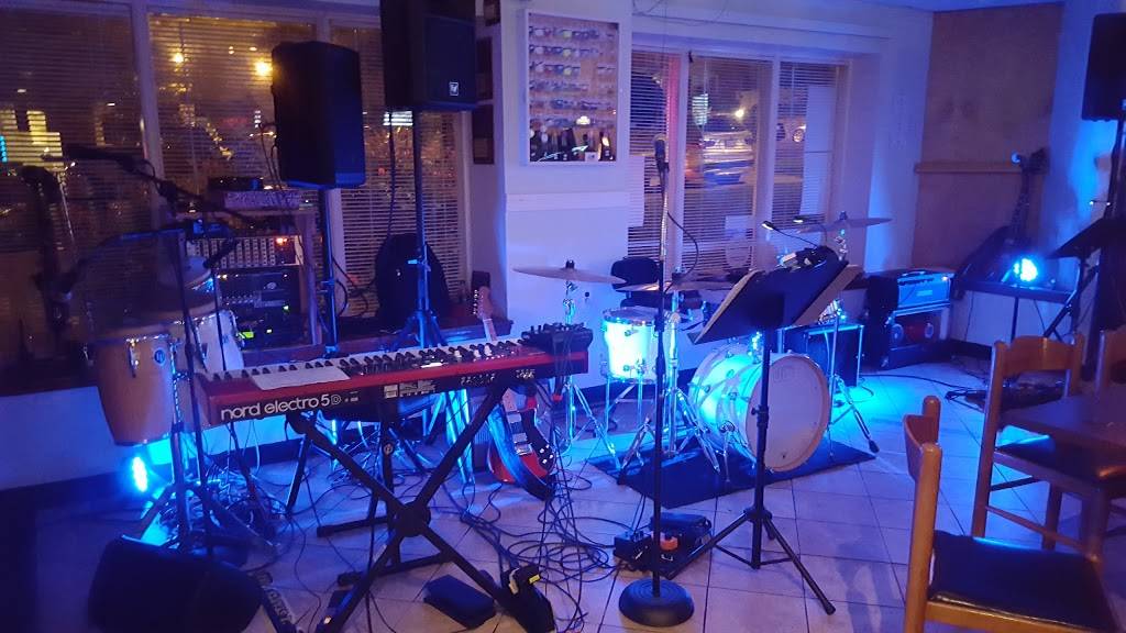 L.A. Bar & Grill | restaurant | 2530 Columbia Pike, Arlington, VA 22204, USA | 7036851560 OR +1 703-685-1560