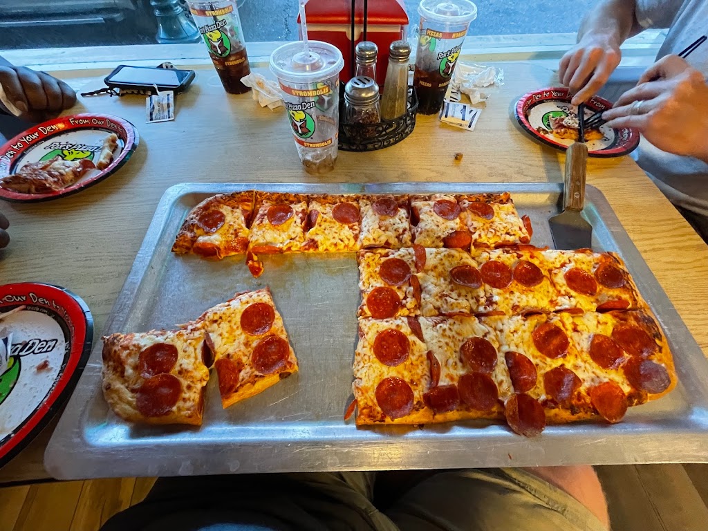 Foxs Pizza Den | restaurant | 620 W 1st St, Delhi, LA 71232, USA | 3188788888 OR +1 318-878-8888