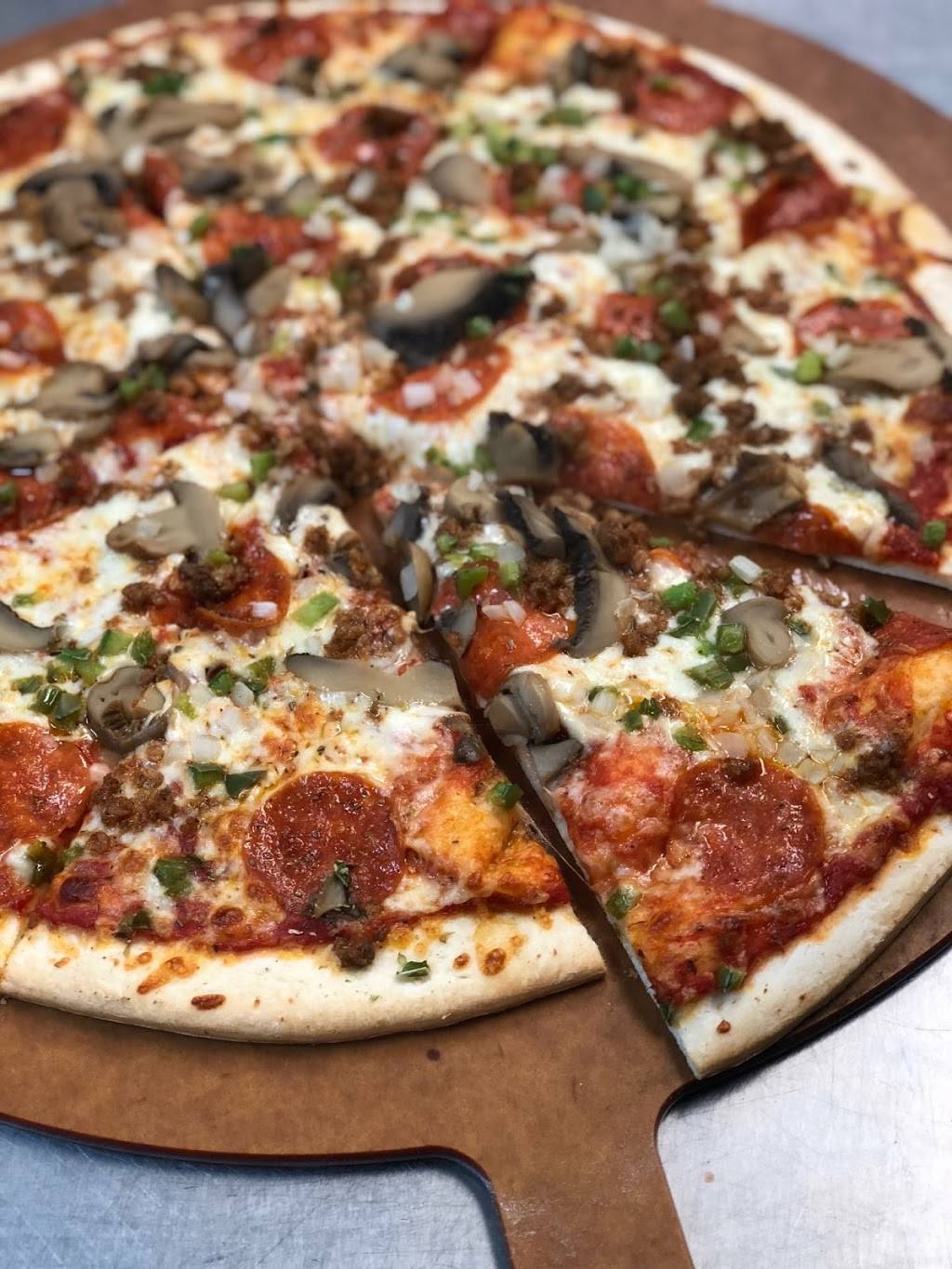 Jeffs Pizza | restaurant | 400 E Main St, Knightstown, IN 46148, USA | 7653455775 OR +1 765-345-5775