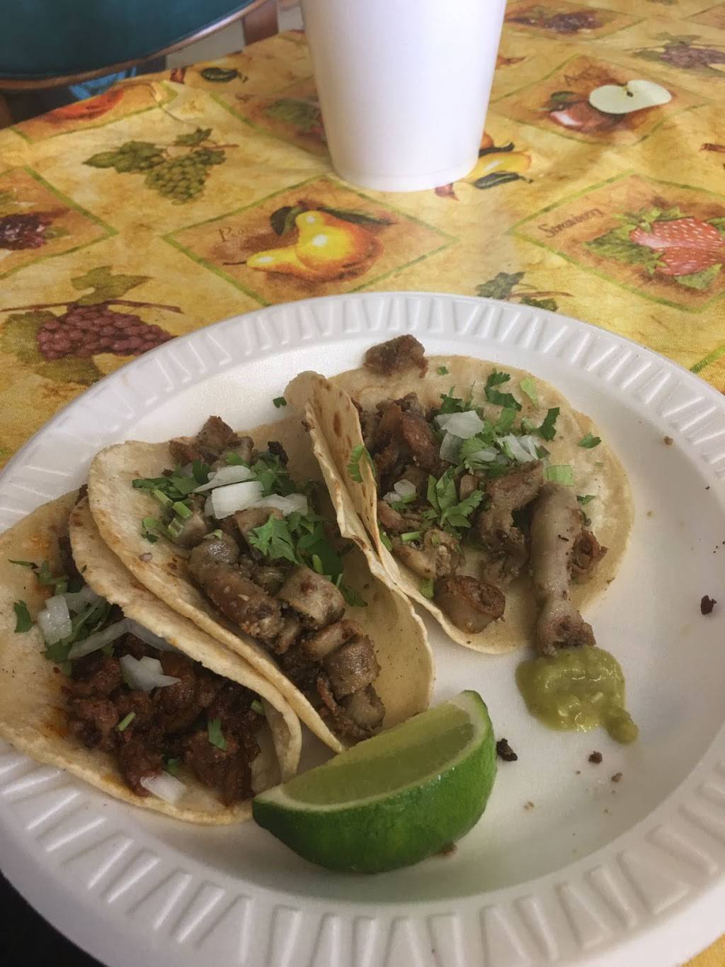 Taqueria y tienda "El Patron" | restaurant | 37007 Lock St, Dade City, FL 33523, USA | 3525180615 OR +1 352-518-0615