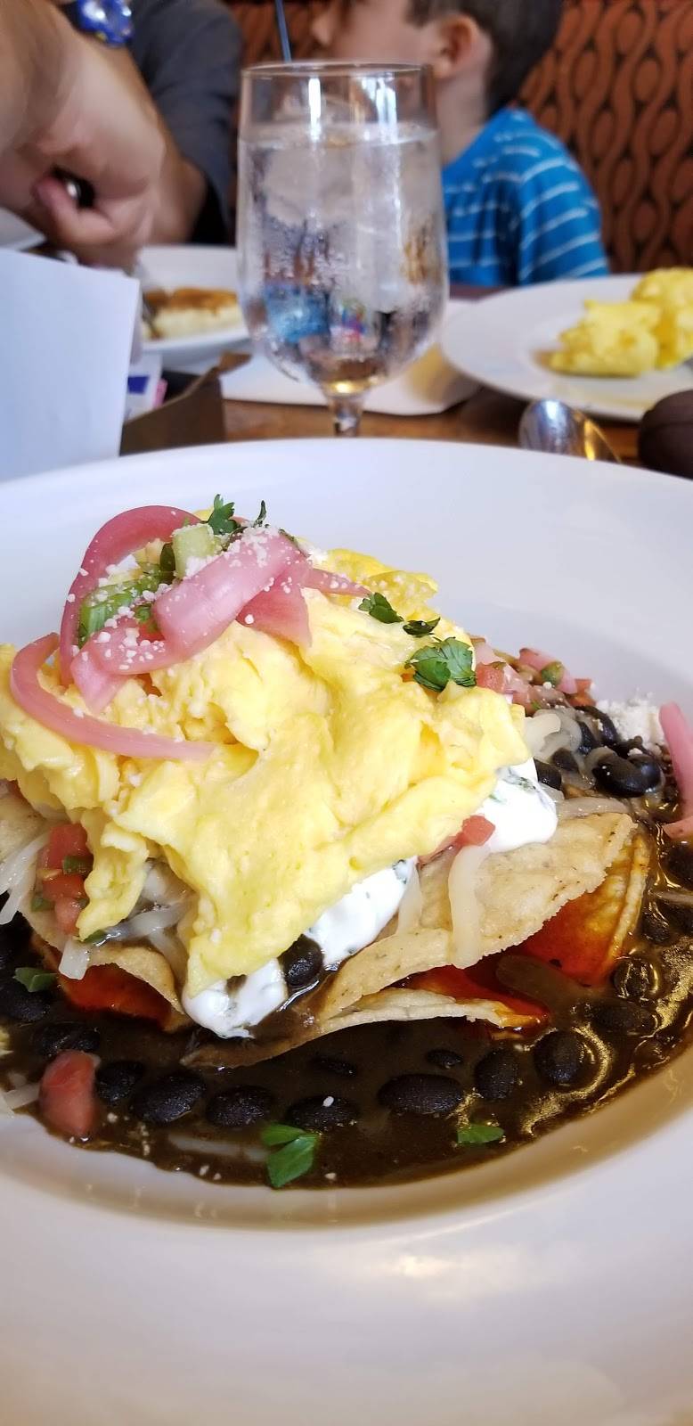 Ricos American Bar & Grill | restaurant | 7677 N 16th St, Phoenix, AZ 85020, USA | 6029975850 OR +1 602-997-5850