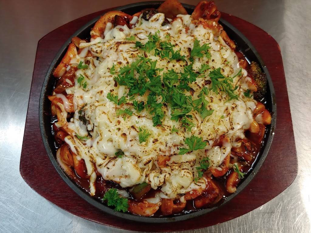 Gamsung Izakaya | restaurant | 7051 Yonge St, Thornhill, ON L3T 2A6, Canada | 9058819307 OR +1 905-881-9307