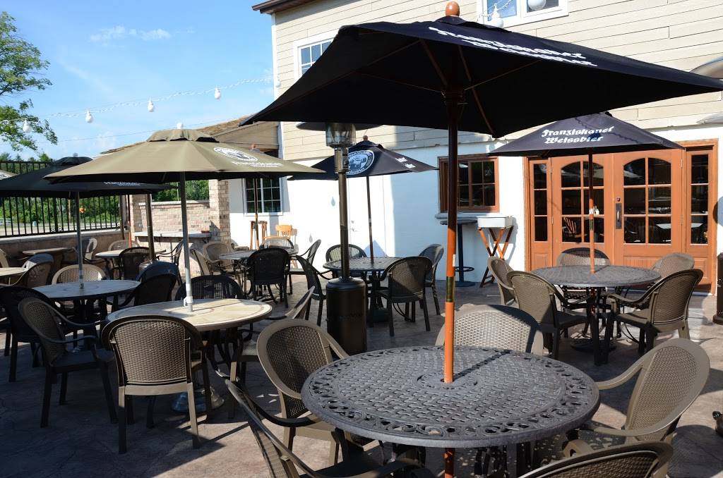 Jugs Hitching Post Saloon & Grill | restaurant | 5781 Main St, West Bend, WI 53090, USA | 2626295859 OR +1 262-629-5859