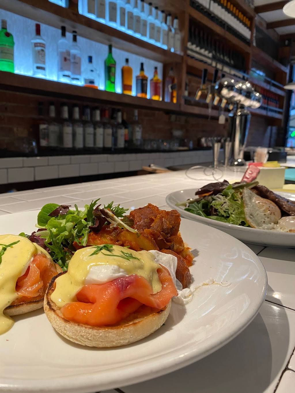 Italian Restaurant Hells Kitchen NYC - Crispins Restaurant | restaurant | 764 10th Ave, New York, NY 10019, USA | 2122652755 OR +1 212-265-2755