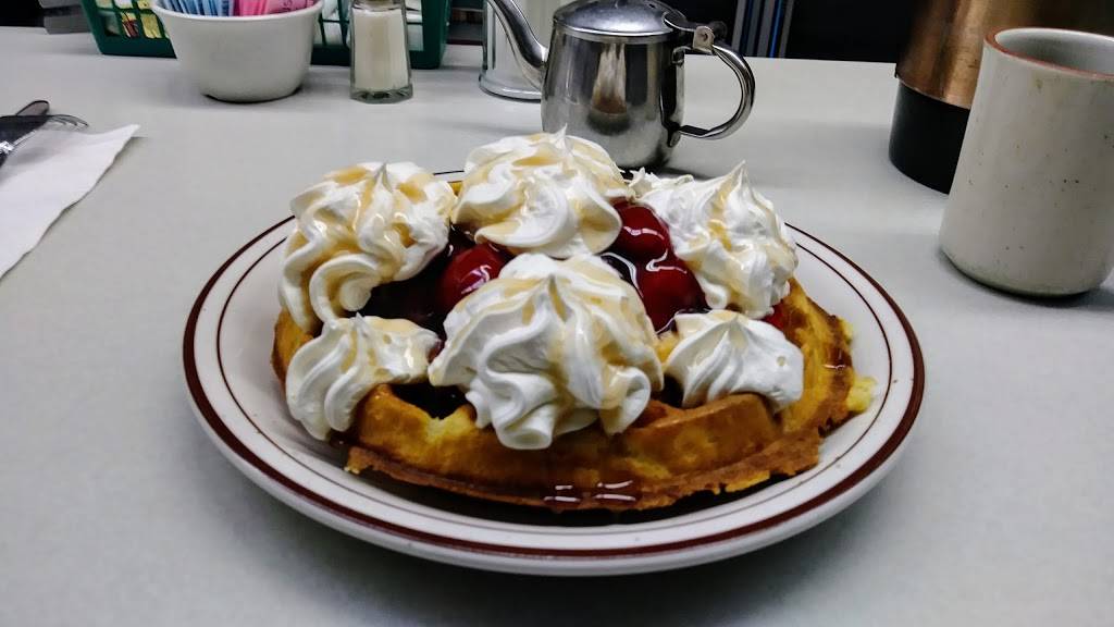 Two Angels Family Restaurant | restaurant | 800 Superior St, Antigo, WI 54409, USA | 7156232321 OR +1 715-623-2321