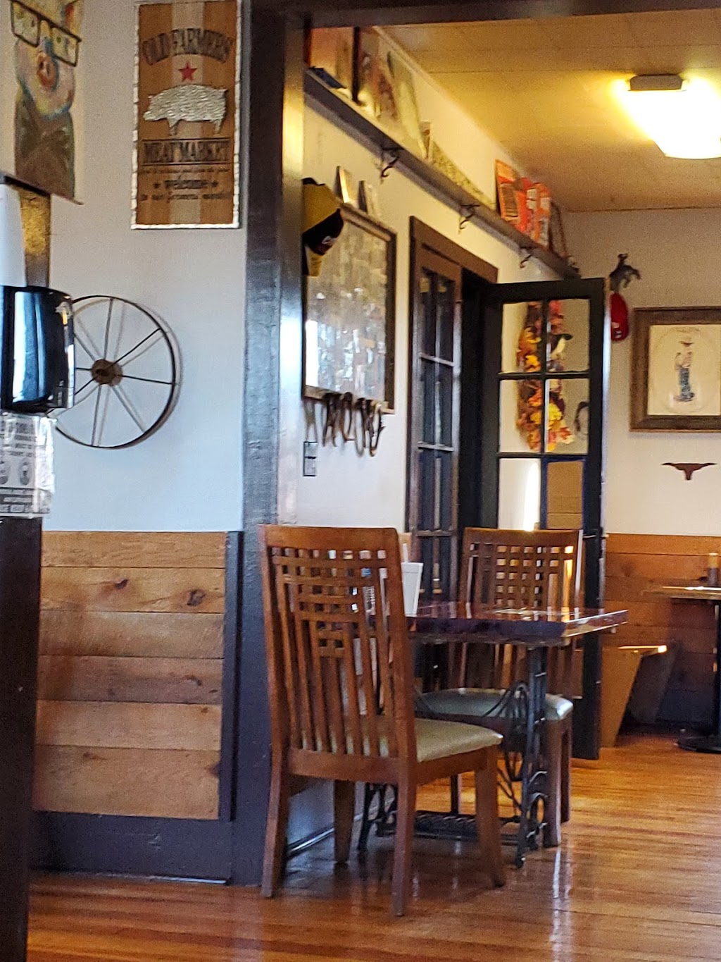 Holy Smokes BBQ | restaurant | 400 AR-201, Mountain Home, AR 72653, USA | 8704258080 OR +1 870-425-8080