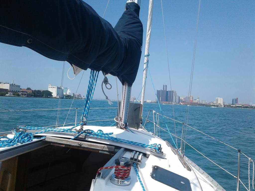 Windsor Club | restaurant | 2072 Riverside Dr E, Windsor, ON N8Y 4S5, Canada | 5192581465 OR +1 519-258-1465