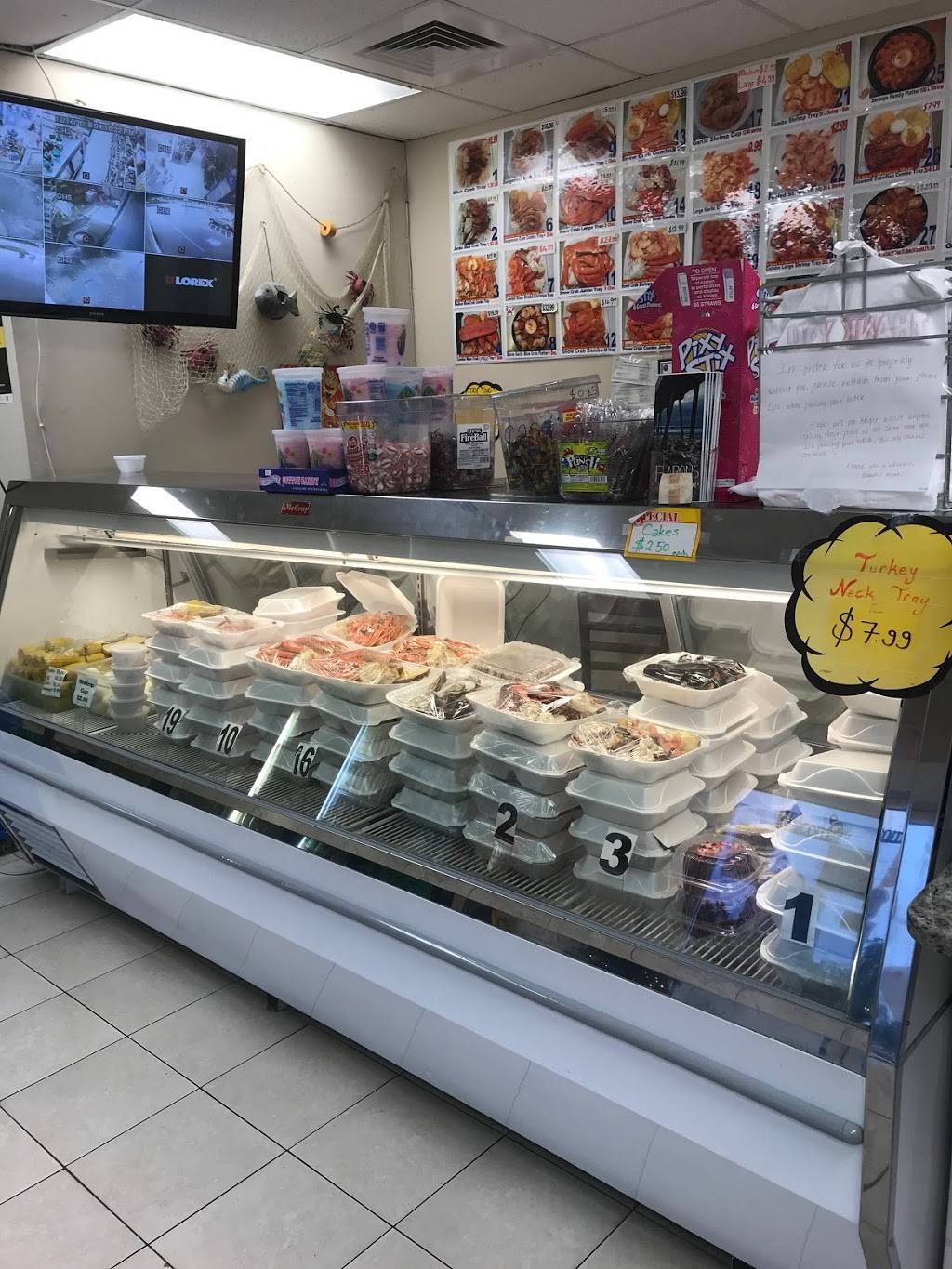 Baron Crab Stop | restaurant | 1069 Golfair Blvd, Jacksonville, FL 32209, USA | 9046191552 OR +1 904-619-1552