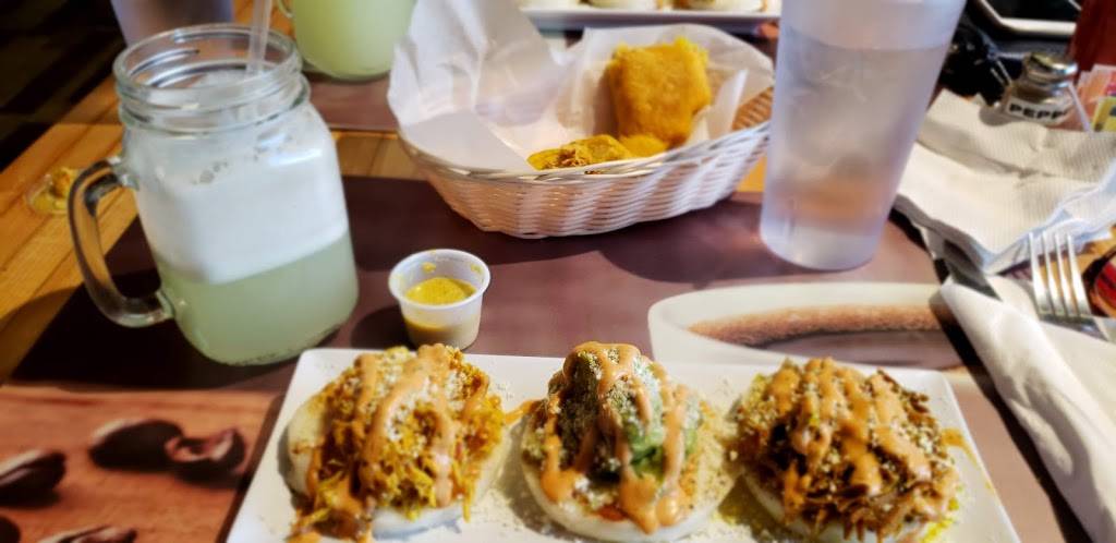 Arepalicious | restaurant | 137-20 Cross Bay Blvd, Ozone Park, NY 11417, USA | 7184806049 OR +1 718-480-6049