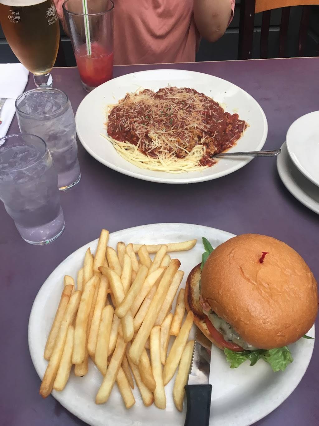 Ben Dews Clubhouse Grill | restaurant | 6501 6th Ave, Tacoma, WA 98406, USA | 2535644442 OR +1 253-564-4442