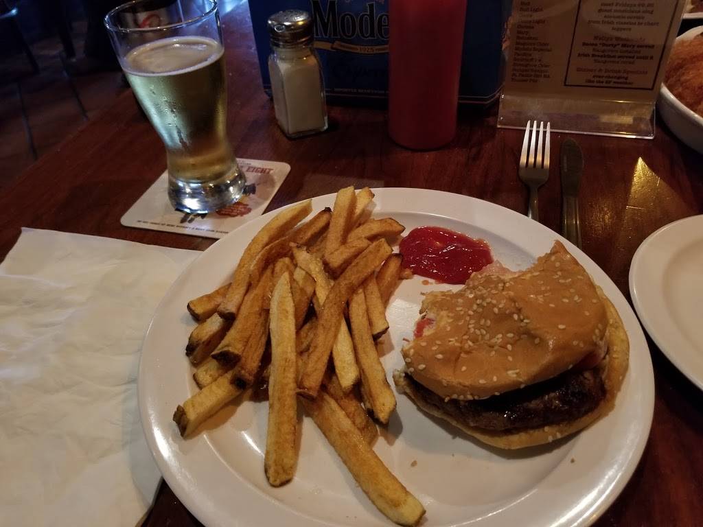 Durty Nellys | restaurant | 2328 Irving St, San Francisco, CA 94122, USA | 4156642555 OR +1 415-664-2555