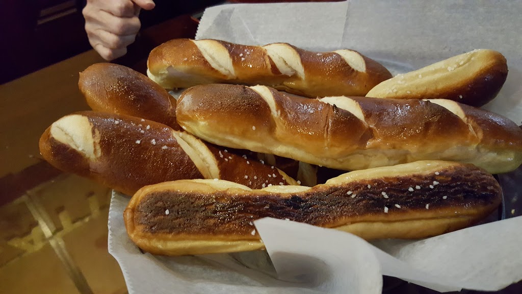 Randall Manor Tavern | restaurant | 735 Castleton Ave, Staten Island, NY 10310, USA | 3478552724 OR +1 347-855-2724