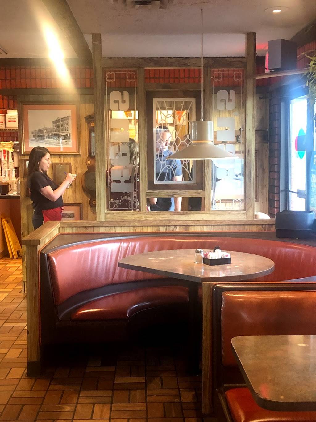 Kens Pizza | restaurant | 901 E 30th Ave, Hutchinson, KS 67502, USA | 6206699309 OR +1 620-669-9309