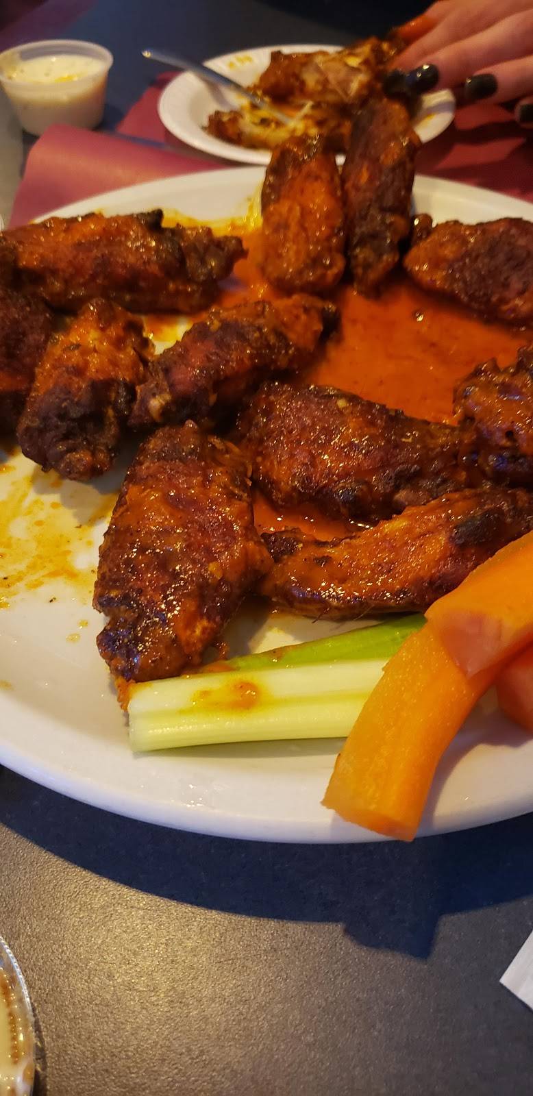 Jerzie Joes Sports Bar & Grill | restaurant | 202 Newell St, Southington, CT 06489, USA | 8606210025 OR +1 860-621-0025