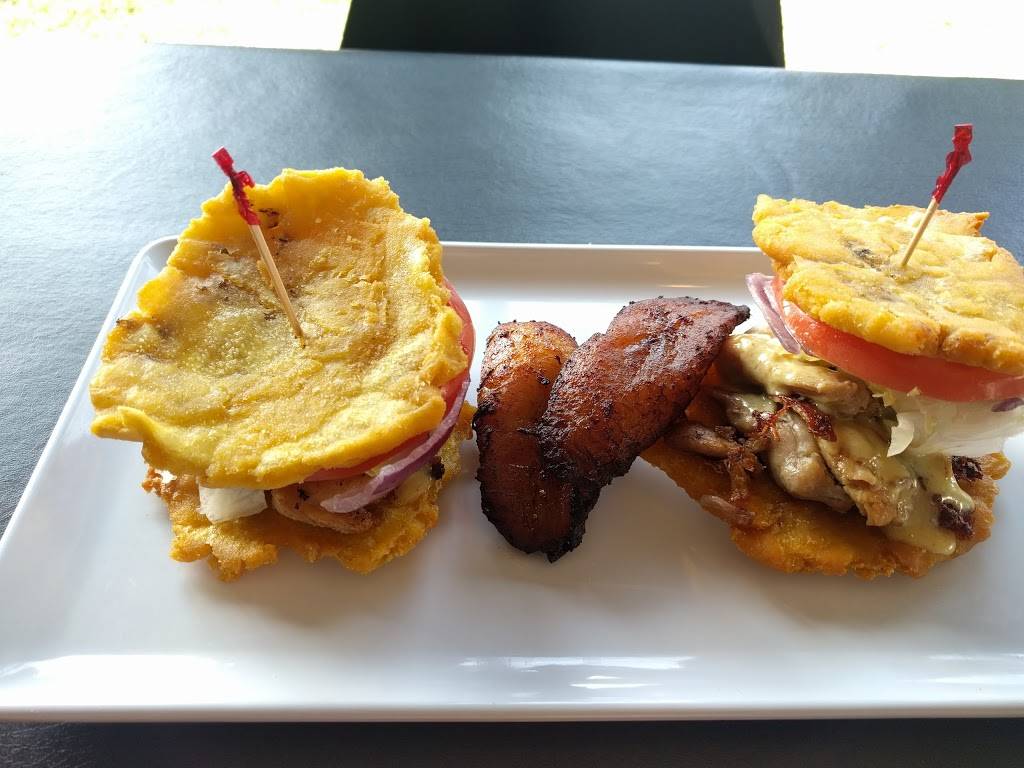 The Corner Q | restaurant | 8170 Silverbrook Rd Ste. A, Lorton, VA 22079, USA | 7036900777 OR +1 703-690-0777