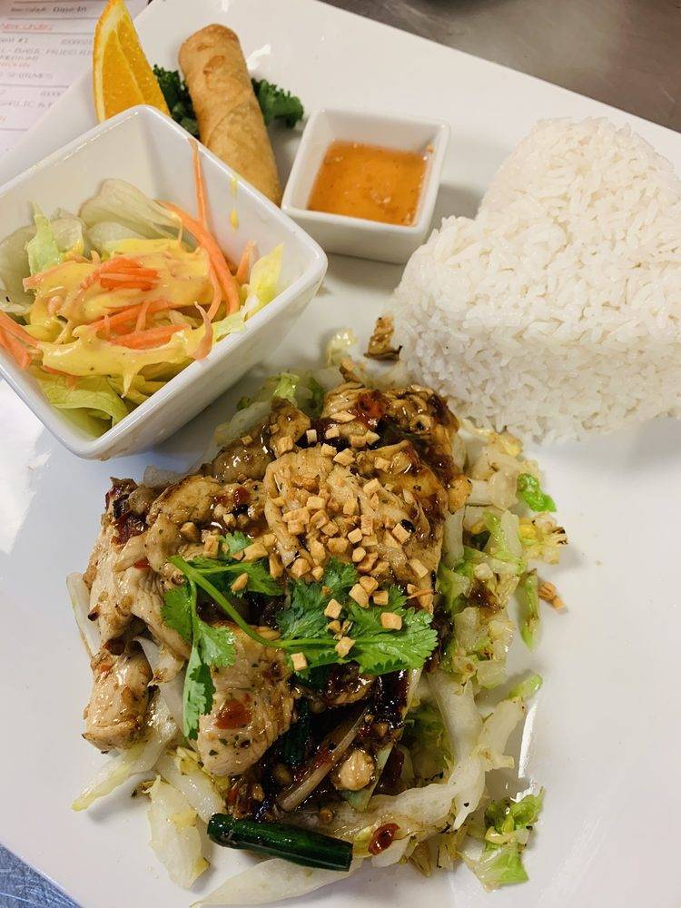 Thai Station Restaurant | restaurant | 3317 E 86th St, Indianapolis, IN 46240, USA | 3177473975 OR +1 317-747-3975