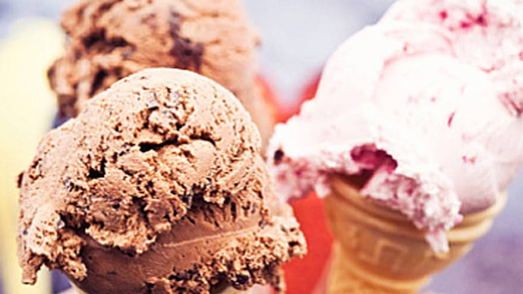 Caroles Cheesecake Counter | restaurant | 2470 Yonge St, Toronto, ON M4P 2H5, Canada | 6472810072 OR +1 647-281-0072