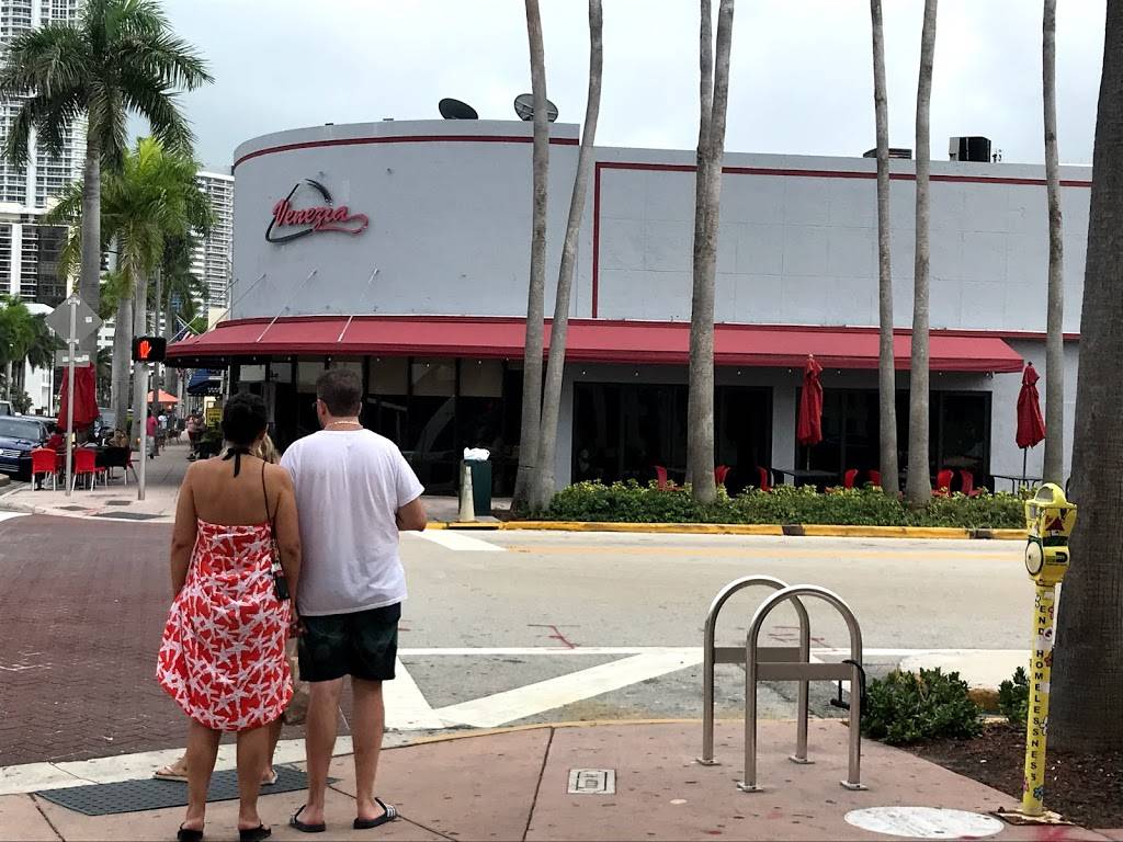 Venezia Grill, Pizzeria & Bar | restaurant | 6646 Collins Ave, Miami Beach, FL 33141, USA | 3058682267 OR +1 305-868-2267
