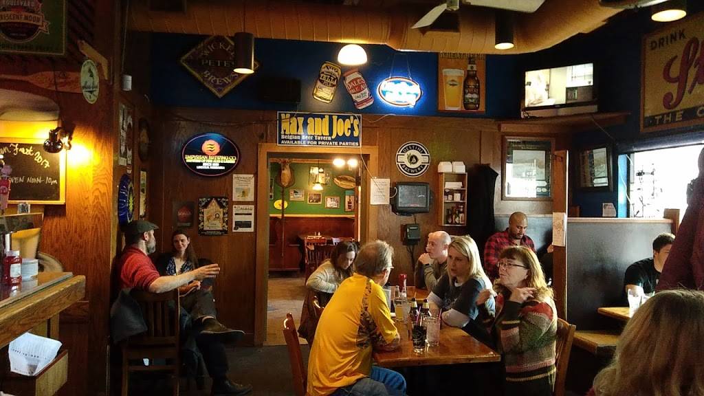 Crescent Moon | restaurant | 3578 Farnam St, Omaha, NE 68131, USA | 4023451708 OR +1 402-345-1708