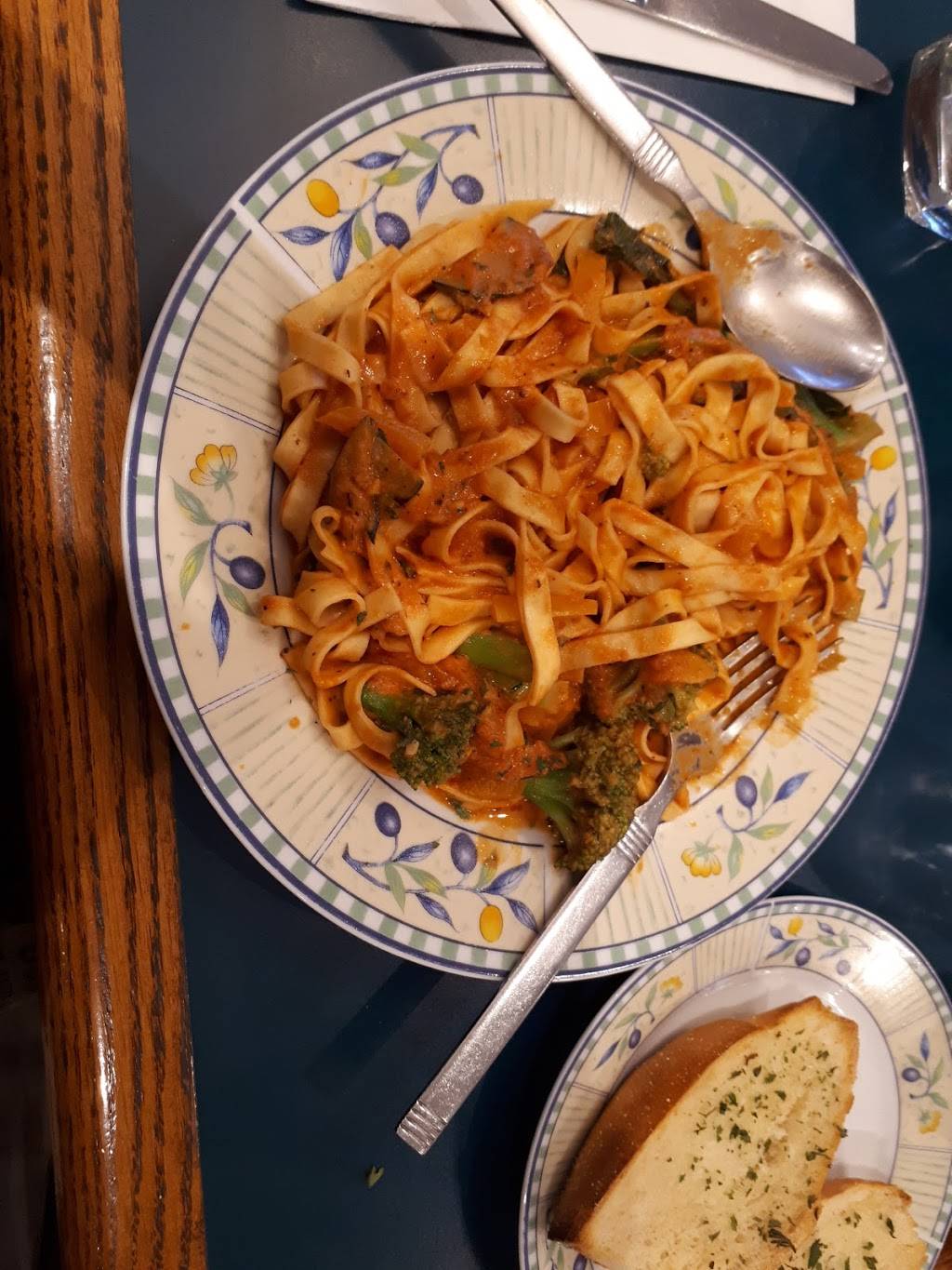 Marias Kitchen Italian Cuisine | restaurant | 588 Edward Ave, Richmond Hill, ON L4C 9Y6, Canada | 9057378752 OR +1 905-737-8752